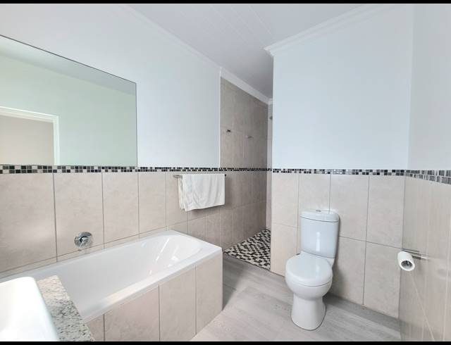 4 BEDROOM HOUSE FOR SALE IN DANA BAY